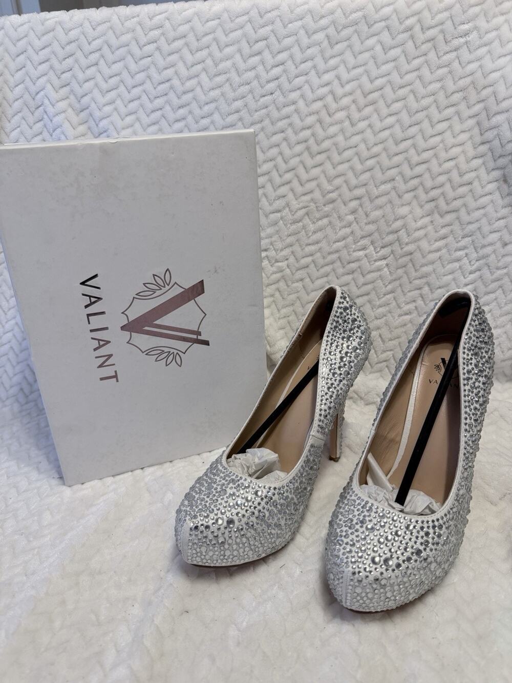 Valiant Bess White Clear Rhinestone Stiletto Heels Women's Size 8 Pageant Prom